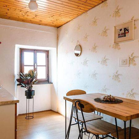 Apartment Valetovi Stanjel Bagian luar foto