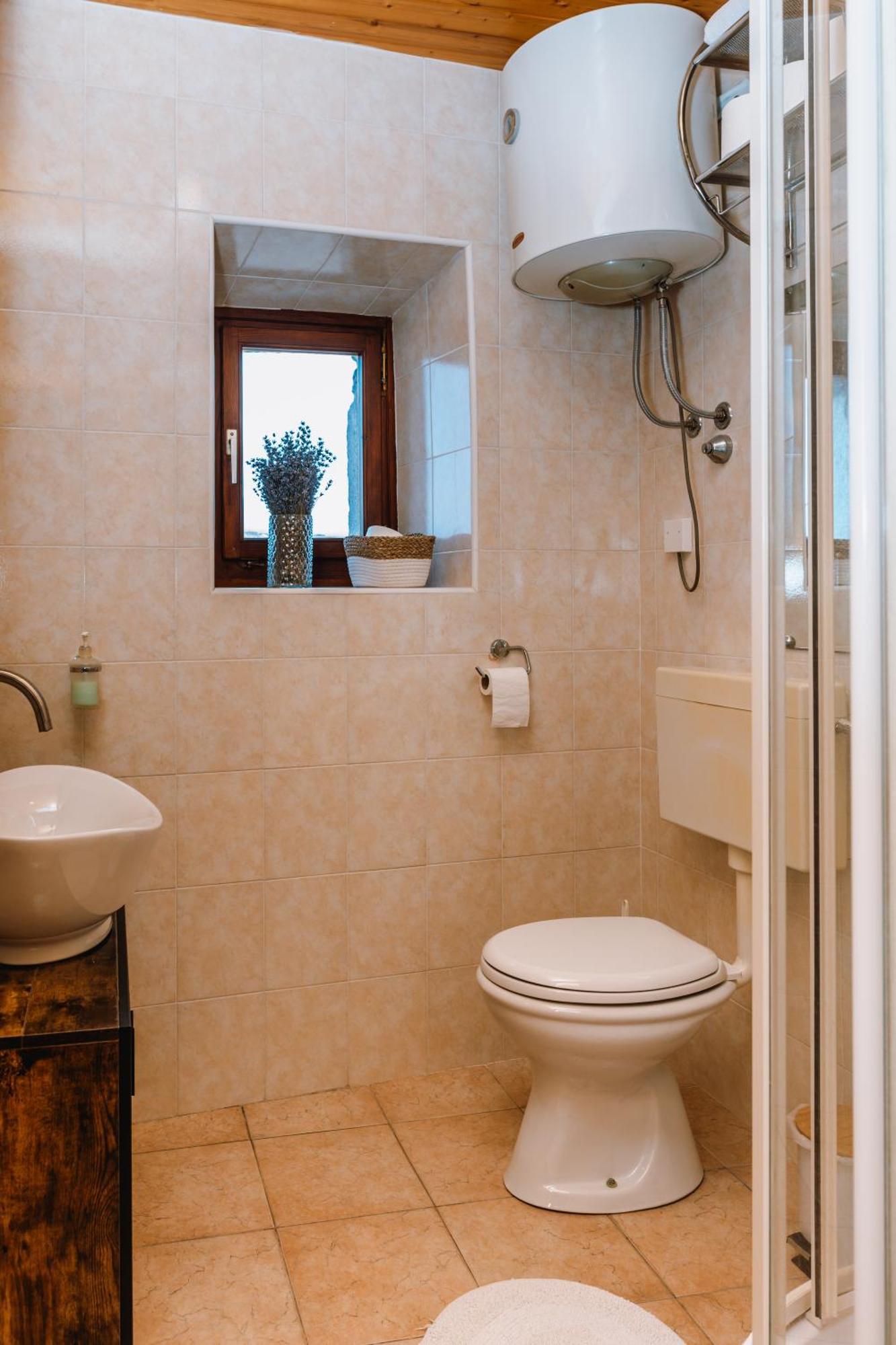 Apartment Valetovi Stanjel Bagian luar foto