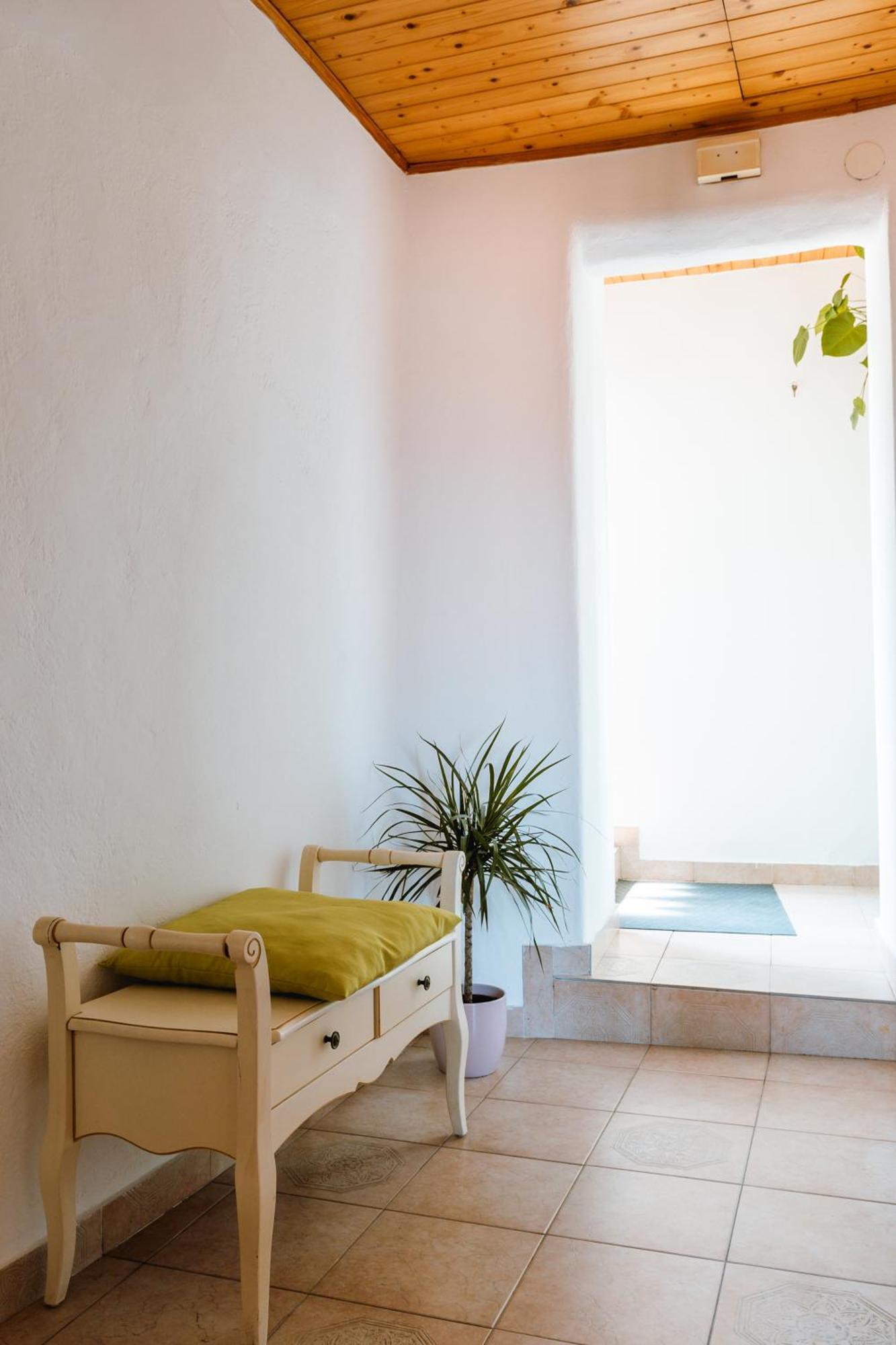 Apartment Valetovi Stanjel Bagian luar foto