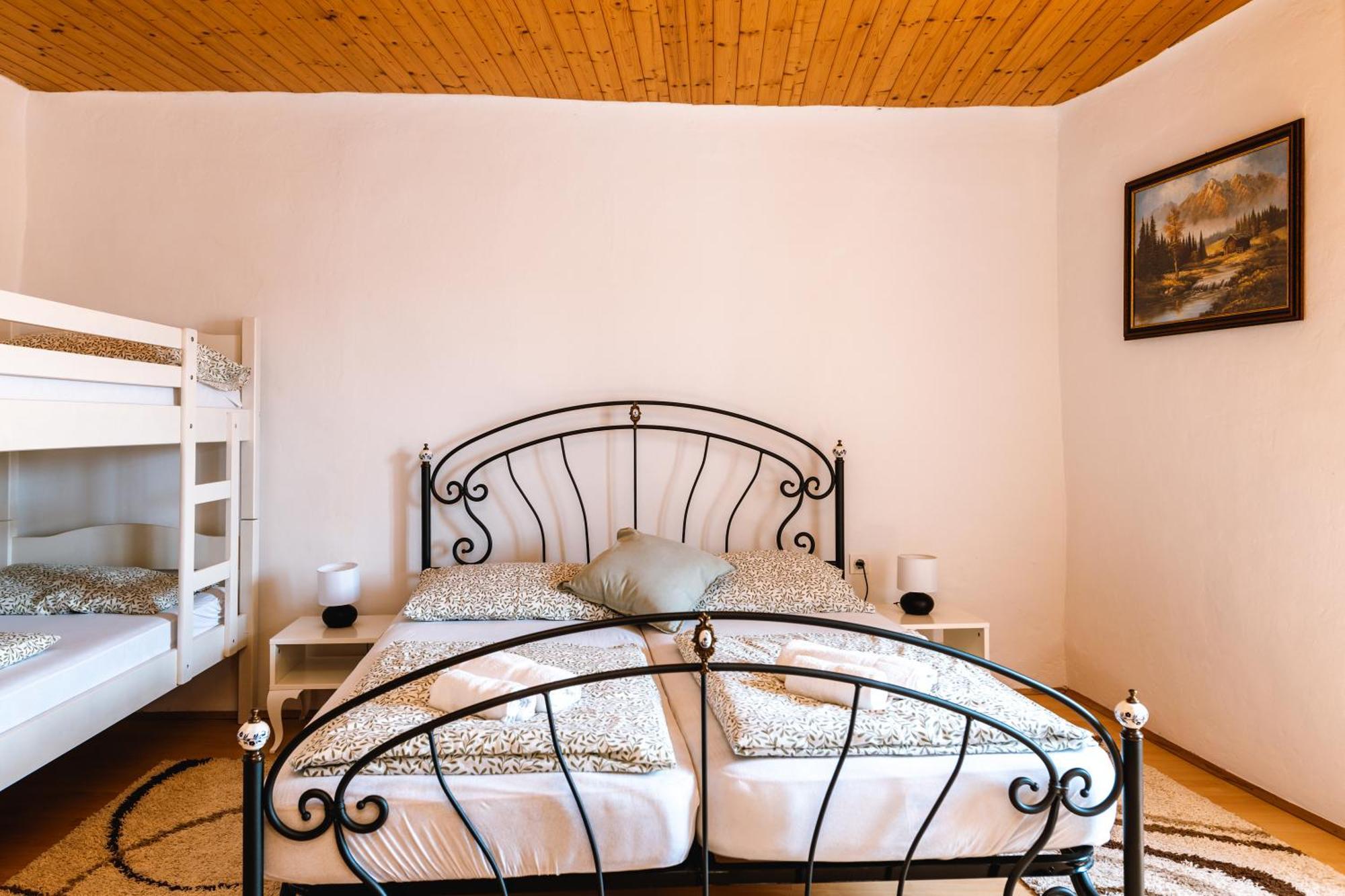Apartment Valetovi Stanjel Bagian luar foto