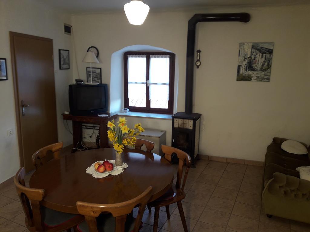Apartment Valetovi Stanjel Bagian luar foto