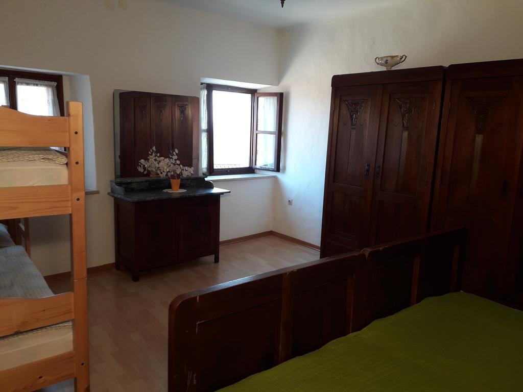 Apartment Valetovi Stanjel Bagian luar foto